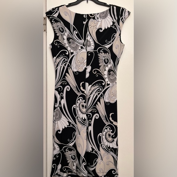 Beautiful Connected Apparel - Picture 5 of 7